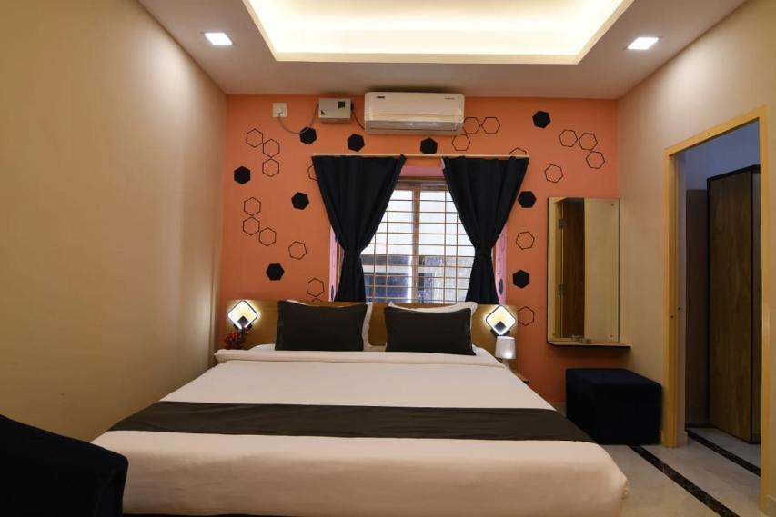 Emerald Euphoria The Luxury Stay Near Infocity Best Seller 布巴内什瓦尔 外观 照片