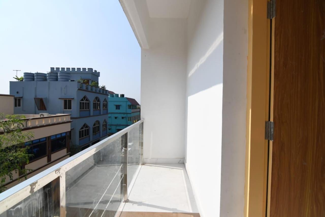 Emerald Euphoria The Luxury Stay Near Infocity Best Seller 布巴内什瓦尔 外观 照片