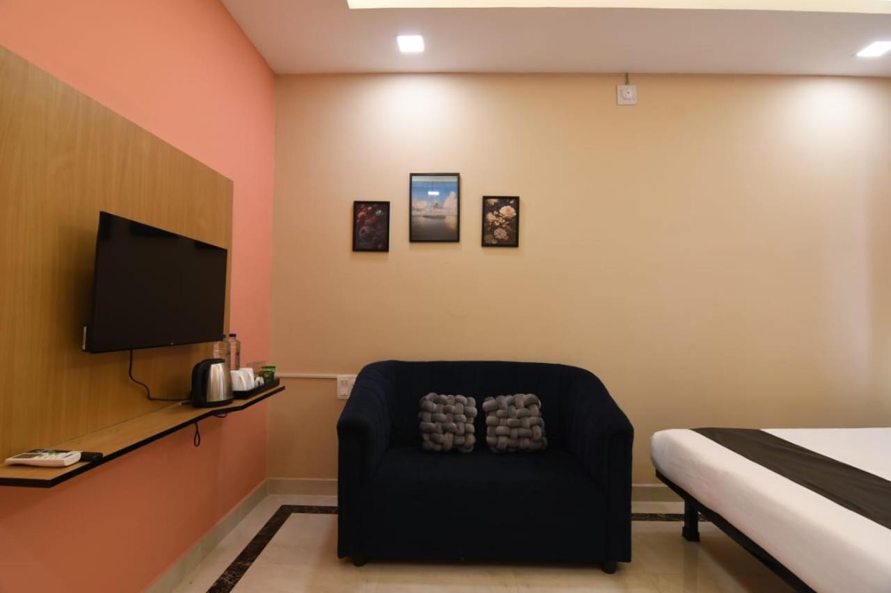 Emerald Euphoria The Luxury Stay Near Infocity Best Seller 布巴内什瓦尔 外观 照片