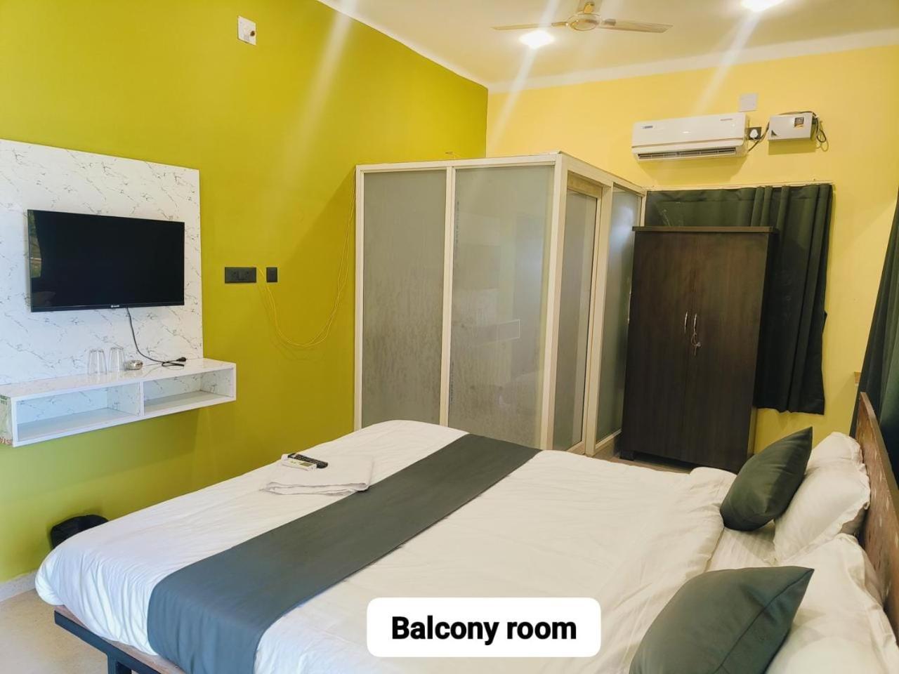 Emerald Euphoria The Luxury Stay Near Infocity Best Seller 布巴内什瓦尔 外观 照片