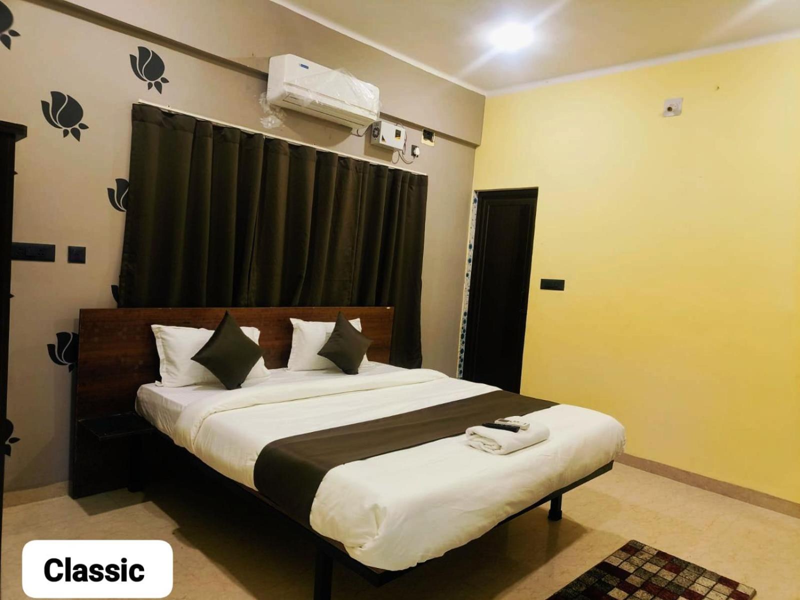 Emerald Euphoria The Luxury Stay Near Infocity Best Seller 布巴内什瓦尔 外观 照片